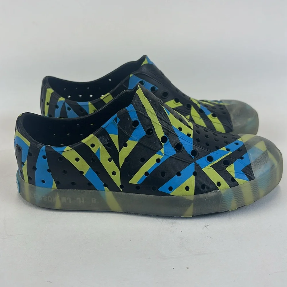 NATIVE Jefferson Glow Waterproof SlipOn Shoes Size J1 - Picture 5 of 9